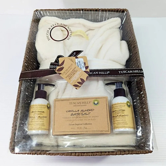 Tuscan Hills Vanilla Almond Bath Gift Set - White - Picture 2 of 3